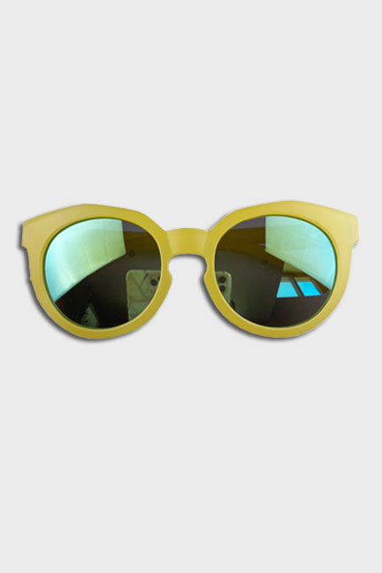 matte sunglasses || yellow